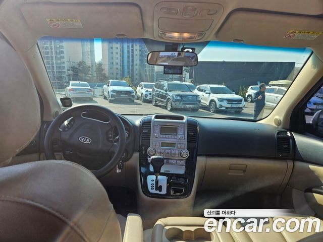 Kia Carnival R New Carnival GLX High-Deluxe 2011 — фото 6