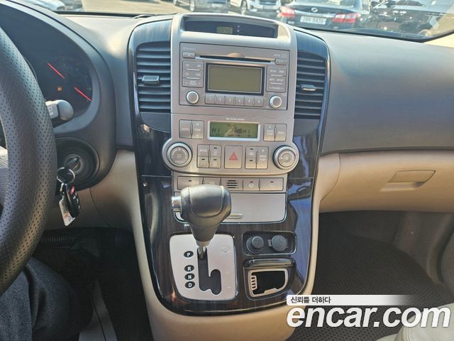 Kia Carnival R New Carnival GLX High-Deluxe 2011 — фото 7
