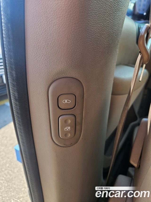 Kia Carnival R New Carnival GLX High-Deluxe 2011 — фото 8