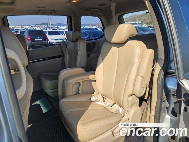 Kia Carnival R New Carnival GLX High-Deluxe 2011 — фото 17