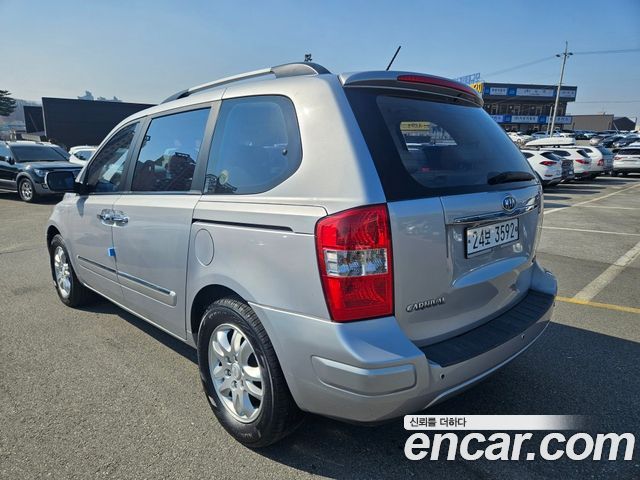Kia Carnival R New Carnival GLX High-Deluxe 2011 — фото 21