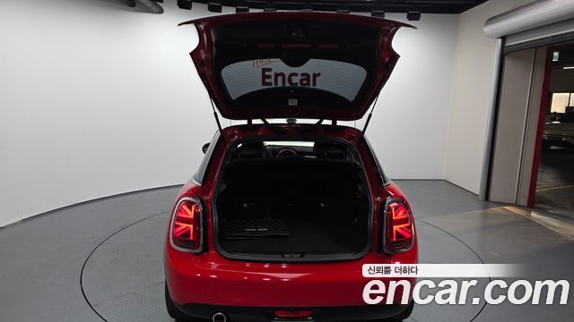 MINI Cooper 5Door HIGH 3rd 2020 — фото 20