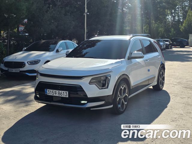 Kia Niro Prestige 2022 — фото 1