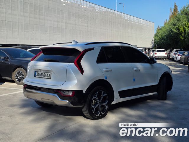 Kia Niro Prestige 2022 — фото 3