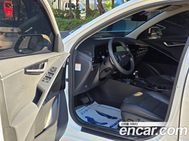 Kia Niro Prestige 2022 — фото 4