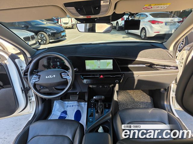 Kia Niro Prestige 2022 — фото 9