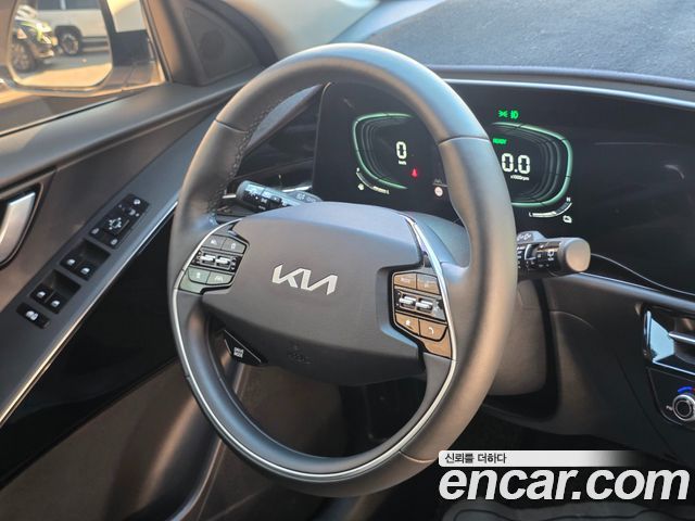 Kia Niro Prestige 2022 — фото 10