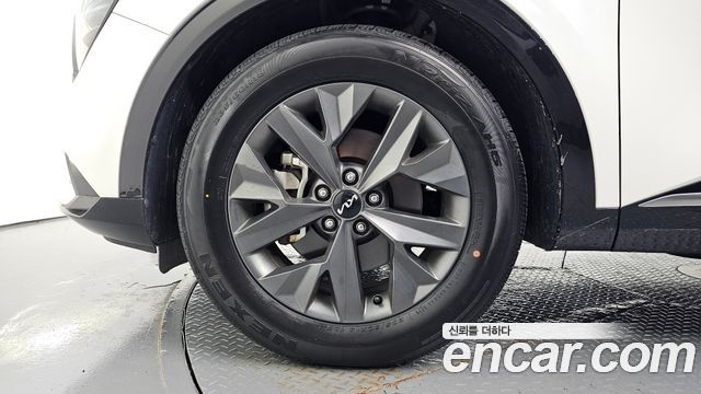 Kia Sportage (V) Gasoline 1.6 Turbo 2WD Nobleless 2023 — фото 5
