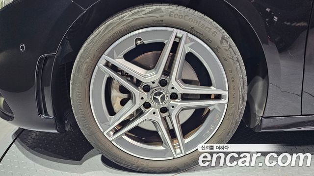 Mercedes-Benz A-Class (W177) A250 4MATIC Sedan 2022 — фото 5