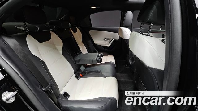 Mercedes-Benz A-Class (W177) A250 4MATIC Sedan 2022 — фото 17