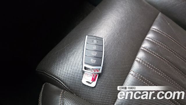 Genesis EQ900 3.3 T-GDI AWD Premiun Luxury 2016 — фото 32