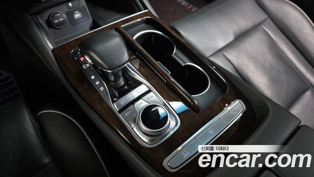 Kia K9 3.8 GDI AWD PlatinumⅢ 2019 — фото 9