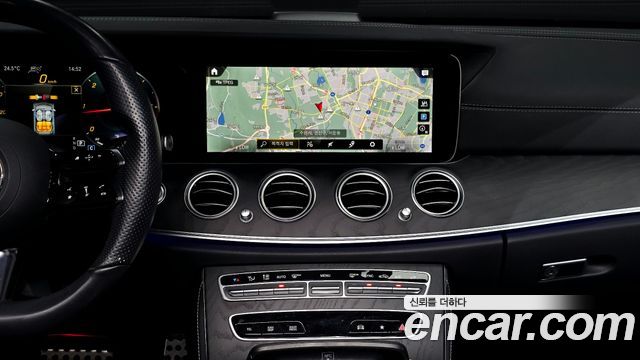 Mercedes-Benz E-Class (W213) E220d 4MATIC AMG Line 2022 — фото 13