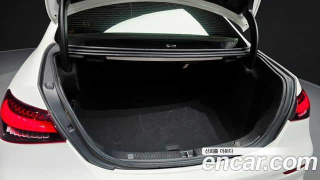 Mercedes-Benz E-Class (W213) E220d 4MATIC AMG Line 2022 — фото 18
