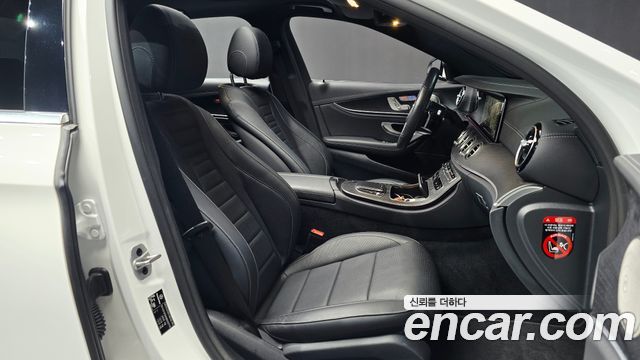 Mercedes-Benz E-Class (W213) E220d 4MATIC AMG Line 2022 — фото 26
