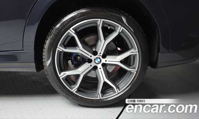 BMW X6 (G06) xDrive40i M Sport 2023 — фото 21