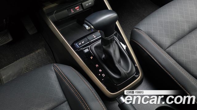 Kia Stonic 1.0 Turbo Trendy 2019 — фото 9