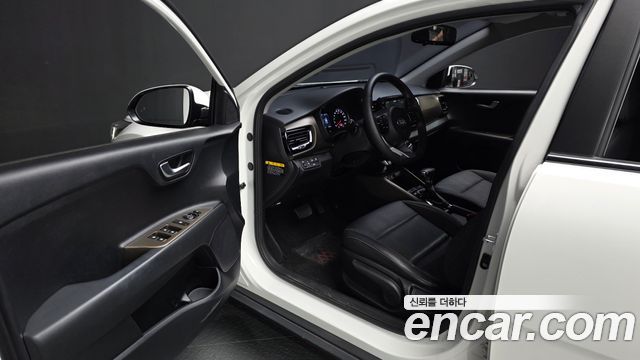 Kia Stonic 1.0 Turbo Trendy 2019 — фото 10