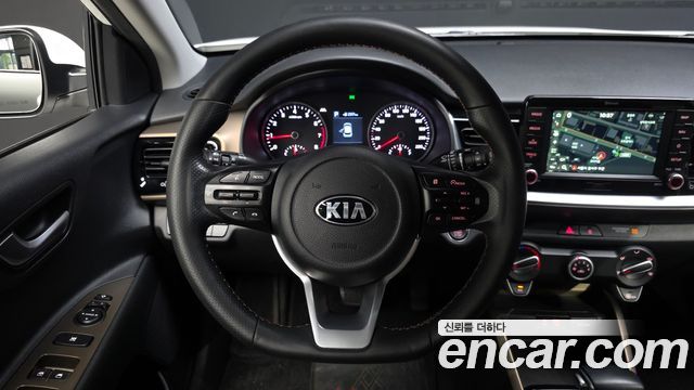 Kia Stonic 1.0 Turbo Trendy 2019 — фото 13