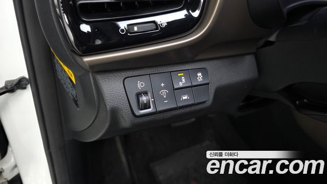 Kia Stonic 1.0 Turbo Trendy 2019 — фото 18