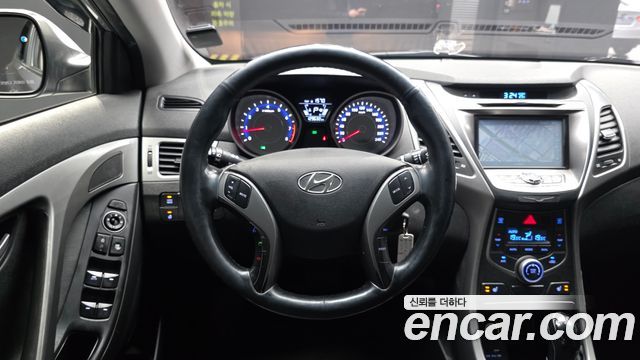 Hyundai Avante 1.6 GDi Smart Standard 2014 — фото 13