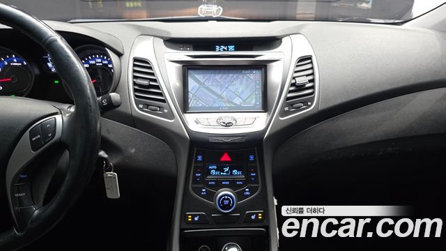 Hyundai Avante 1.6 GDi Smart Standard 2014 — фото 14