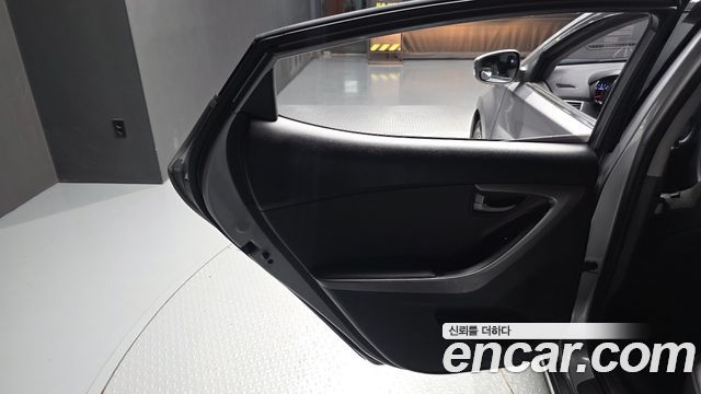 Hyundai Avante 1.6 GDi Smart Standard 2014 — фото 25