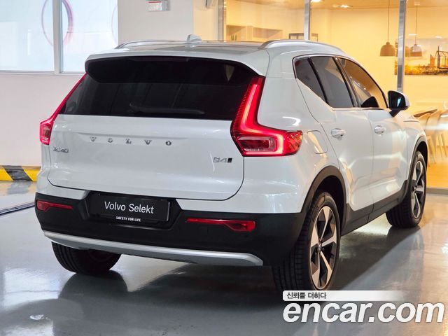 Volvo XC40 B4 Ultra Bright 2026 — фото 2