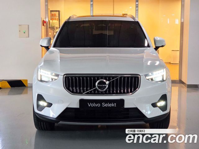 Volvo XC40 B4 Ultra Bright 2026 — фото 3