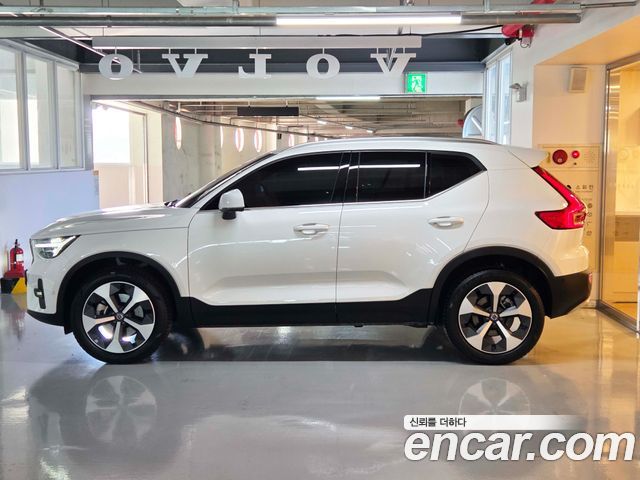 Volvo XC40 B4 Ultra Bright 2026 — фото 24
