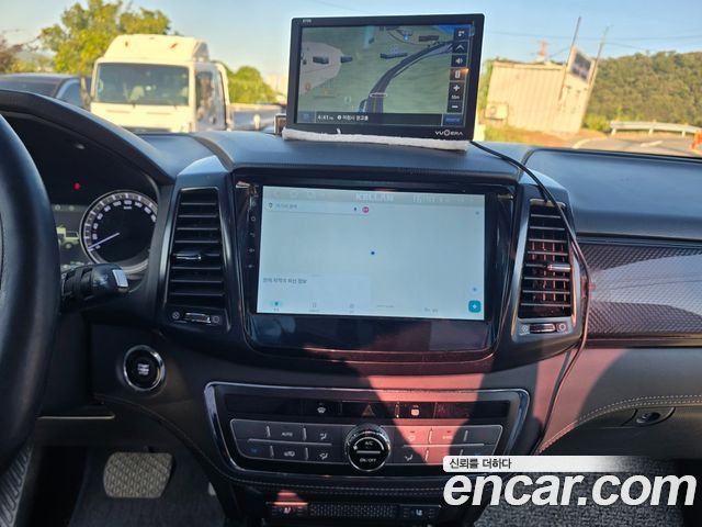KG Mobility (SsangYong) Rexton Sports Khan Diesel 2.2 4WD Noblesse (Leaf) 2021 — фото 20