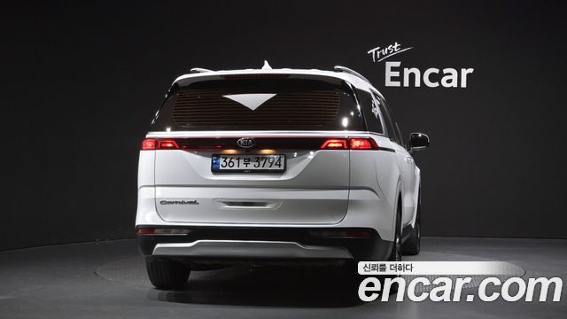 Kia Carnival (IV) Diesel 9-Seater Prestige 2021 — фото 4