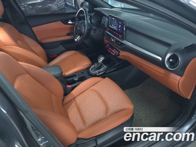 Kia K3 (II) 1.6 Prestige 2023 — фото 20