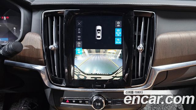 Volvo S90 B6 AWD Inscription 2022 — фото 16