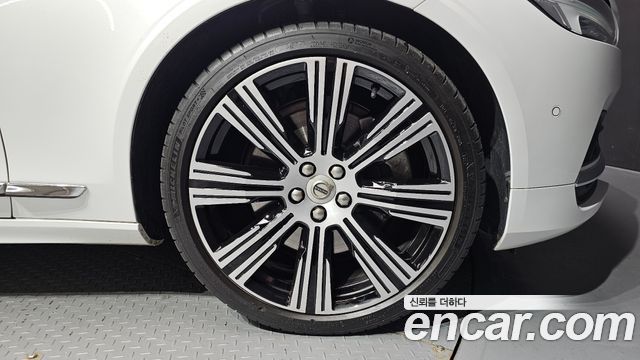 Volvo S90 B6 AWD Inscription 2022 — фото 21