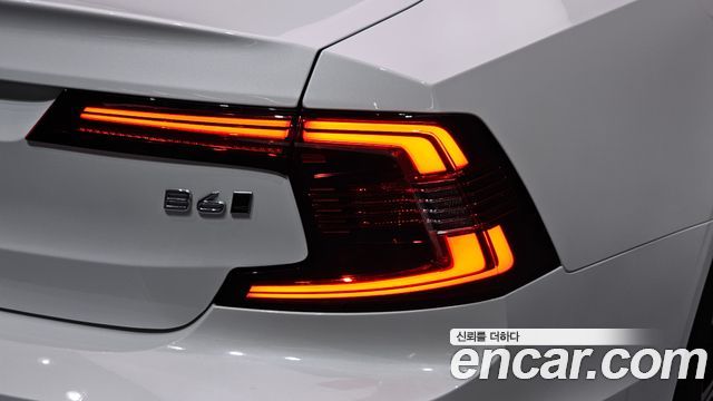 Volvo S90 B6 AWD Inscription 2022 — фото 23
