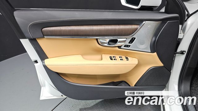 Volvo S90 B6 AWD Inscription 2022 — фото 24