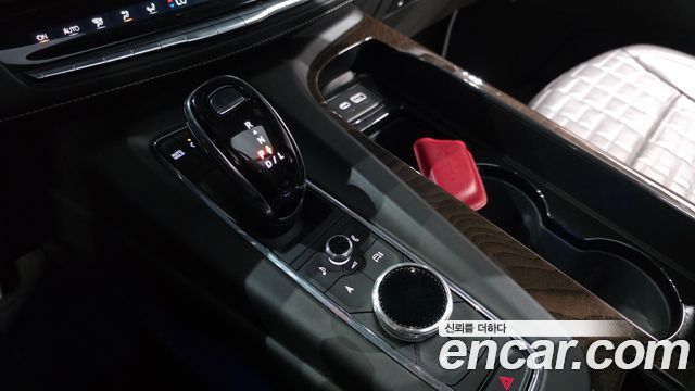 Cadillac Escalade (V) 6.2 Sports Platinum 2023 — фото 9
