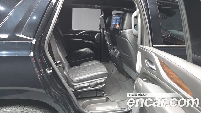 Cadillac Escalade (V) 6.2 Sports Platinum 2023 — фото 12