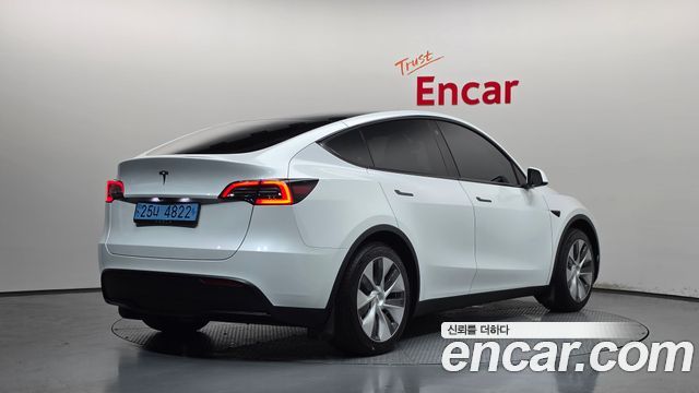 Tesla Model Y RWD 2024 — фото 2