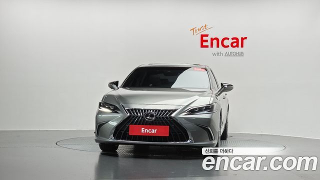 Lexus ES300h (VII) Executive 2023 — фото 3
