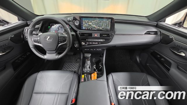 Lexus ES300h (VII) Executive 2023 — фото 7