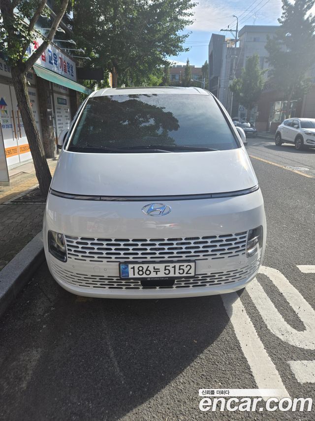 Hyundai Staria Tourer 9-Seater Modern