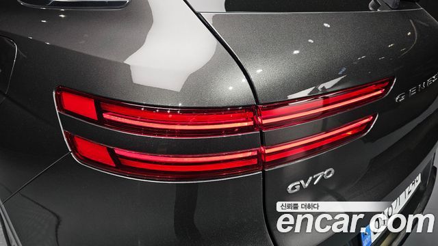 Genesis GV70 2.5T Gasoline 2WD 2023 — фото 23