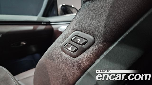 Genesis GV70 2.5T Gasoline 2WD 2023 — фото 36
