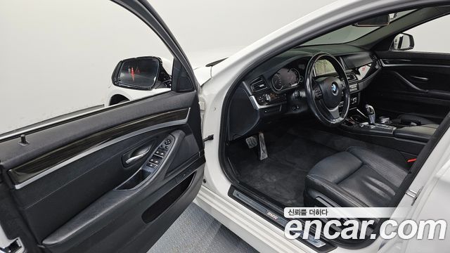 BMW 5 Series (F10) 520d Luxury Plus 2016 — фото 10