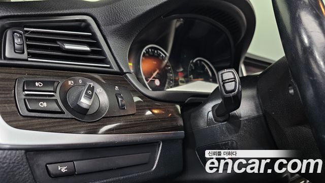 BMW 5 Series (F10) 520d Luxury Plus 2016 — фото 16