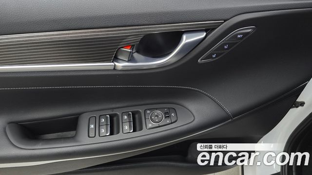Hyundai Grandeur Hybrid (IG) Exclusive Special 2019 — фото 17