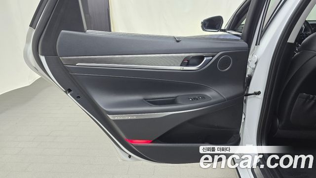 Hyundai Grandeur Hybrid (IG) Exclusive Special 2019 — фото 25