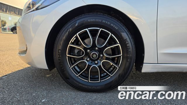 Hyundai Avante (AD) 1.6 e-VGT SMART 2016 — фото 5
